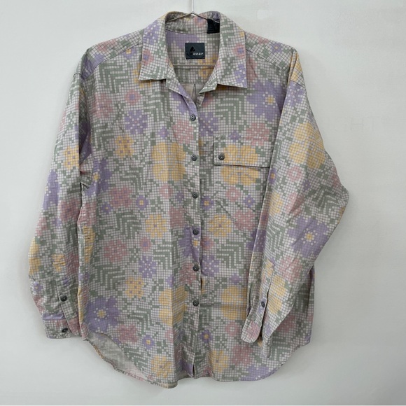Pixelated Pastel Floral LizWear Button Down Shirt - Picture 2 of 6